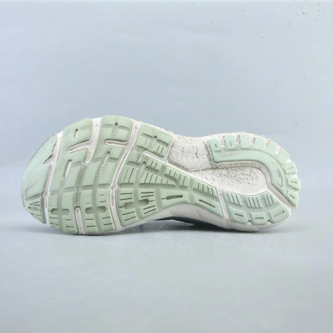 BROOKS ADRENALINE GTS 21 athletic Brooks shoe snapshots