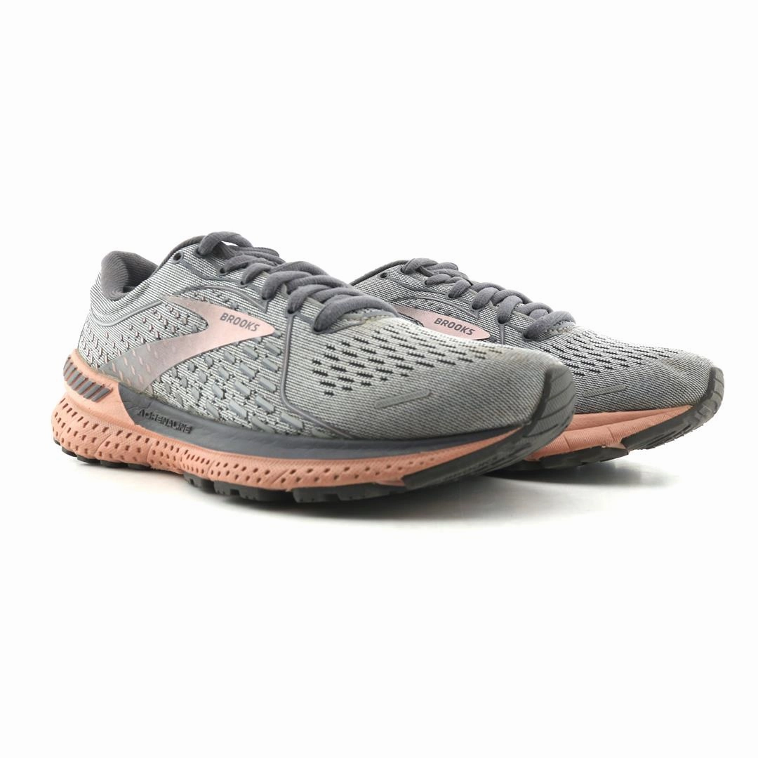 BROOKS ADRENALINE GTS 21 athletic Brooks shoe snapshots
