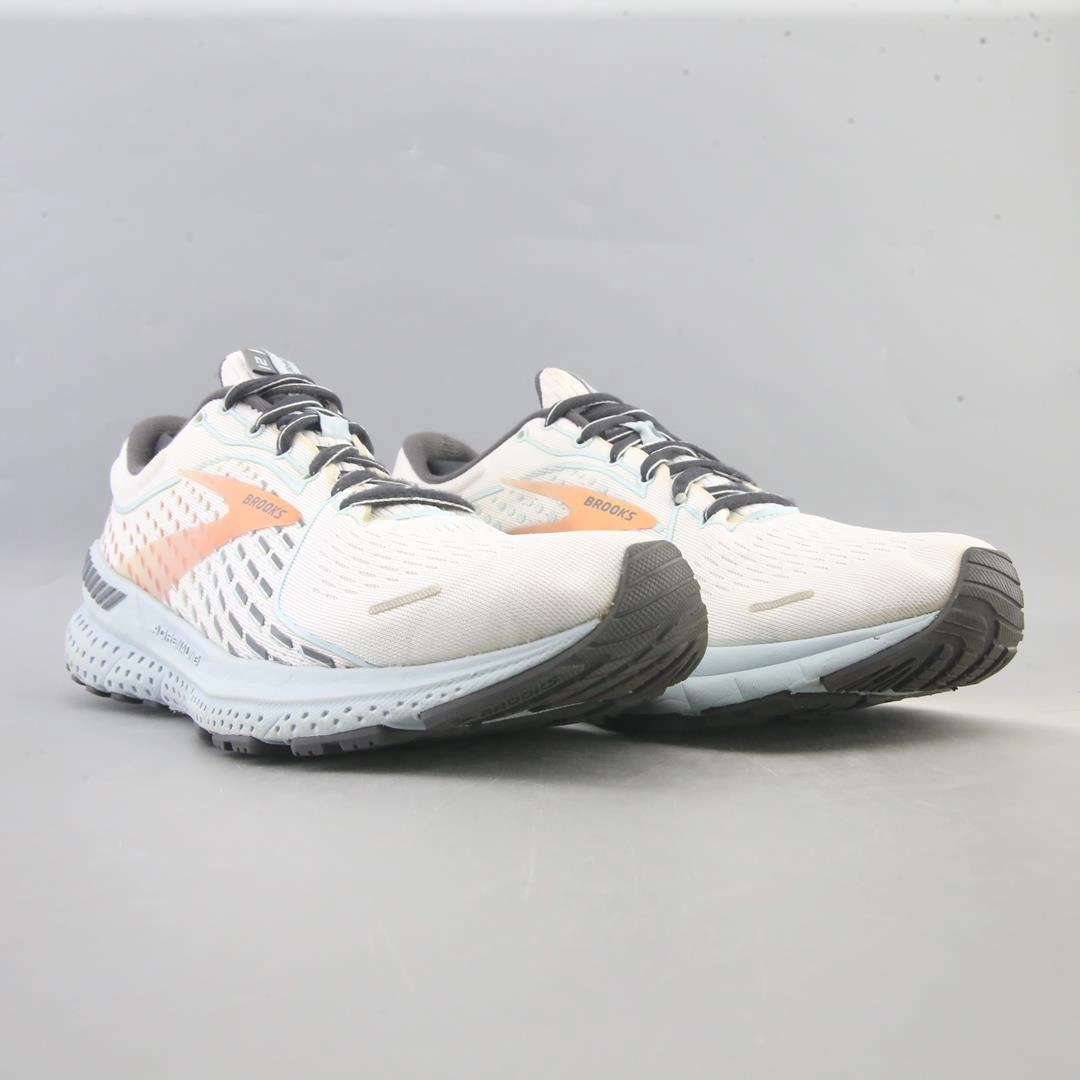 BROOKS ADRENALINE GTS 21 Brooks running footwear shots