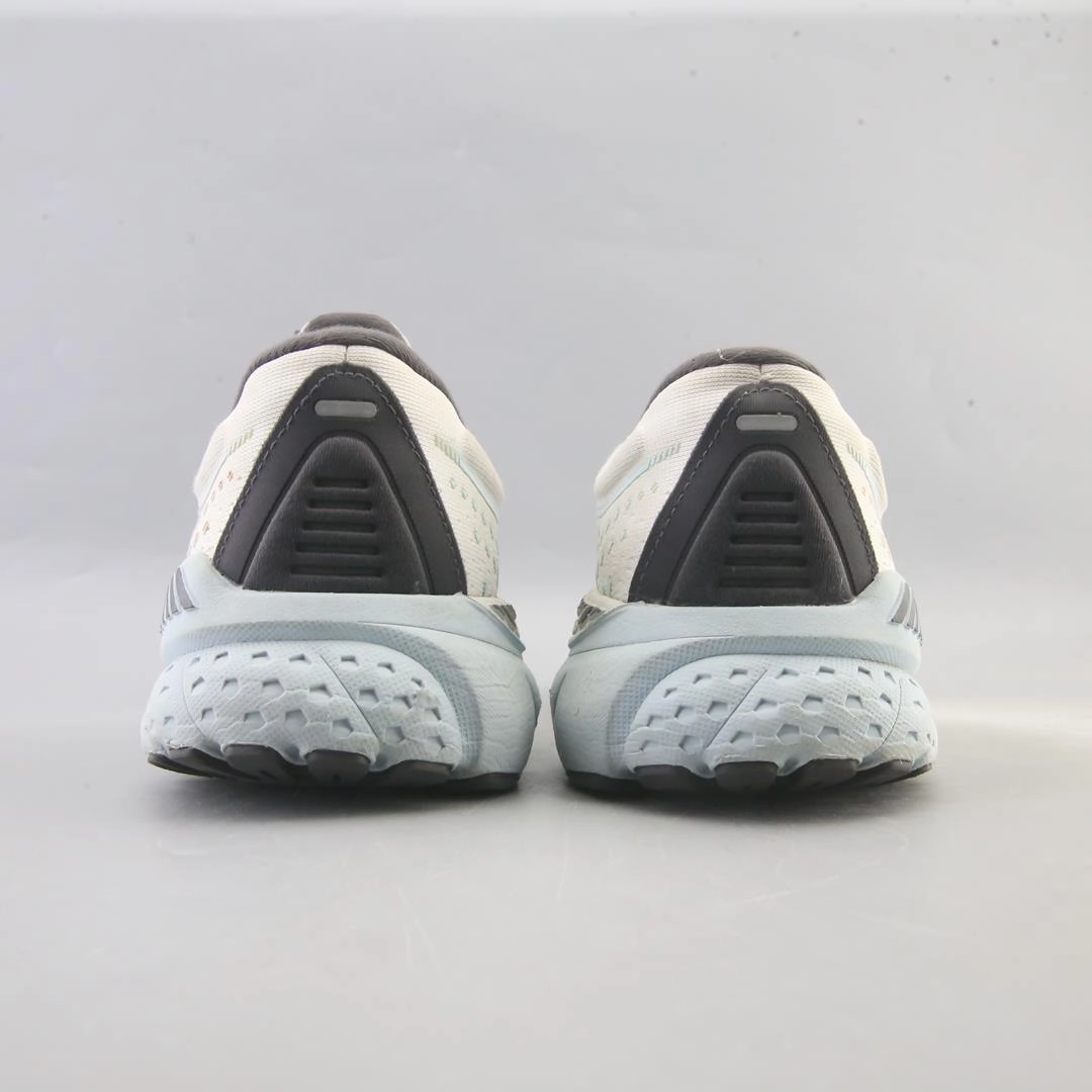 BROOKS ADRENALINE GTS 21 Brooks running footwear shots