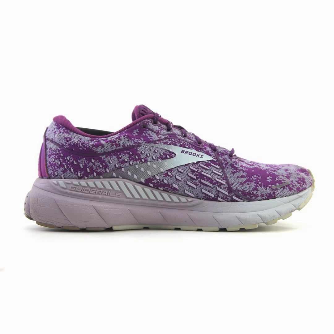 BROOKS ADRENALINE GTS 21 Brooks running footwear shots