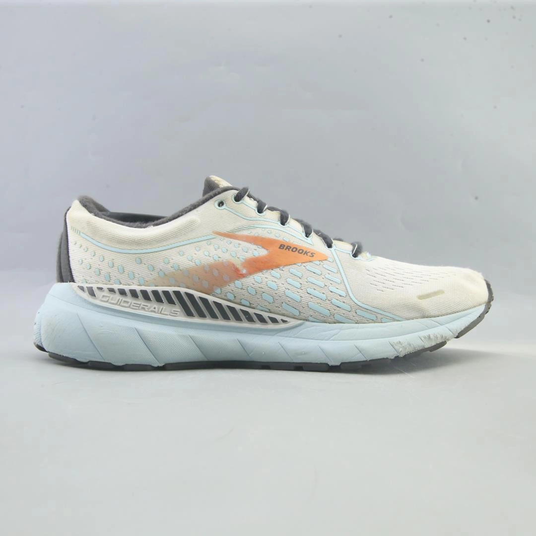 BROOKS ADRENALINE GTS 21 Brooks running footwear shots