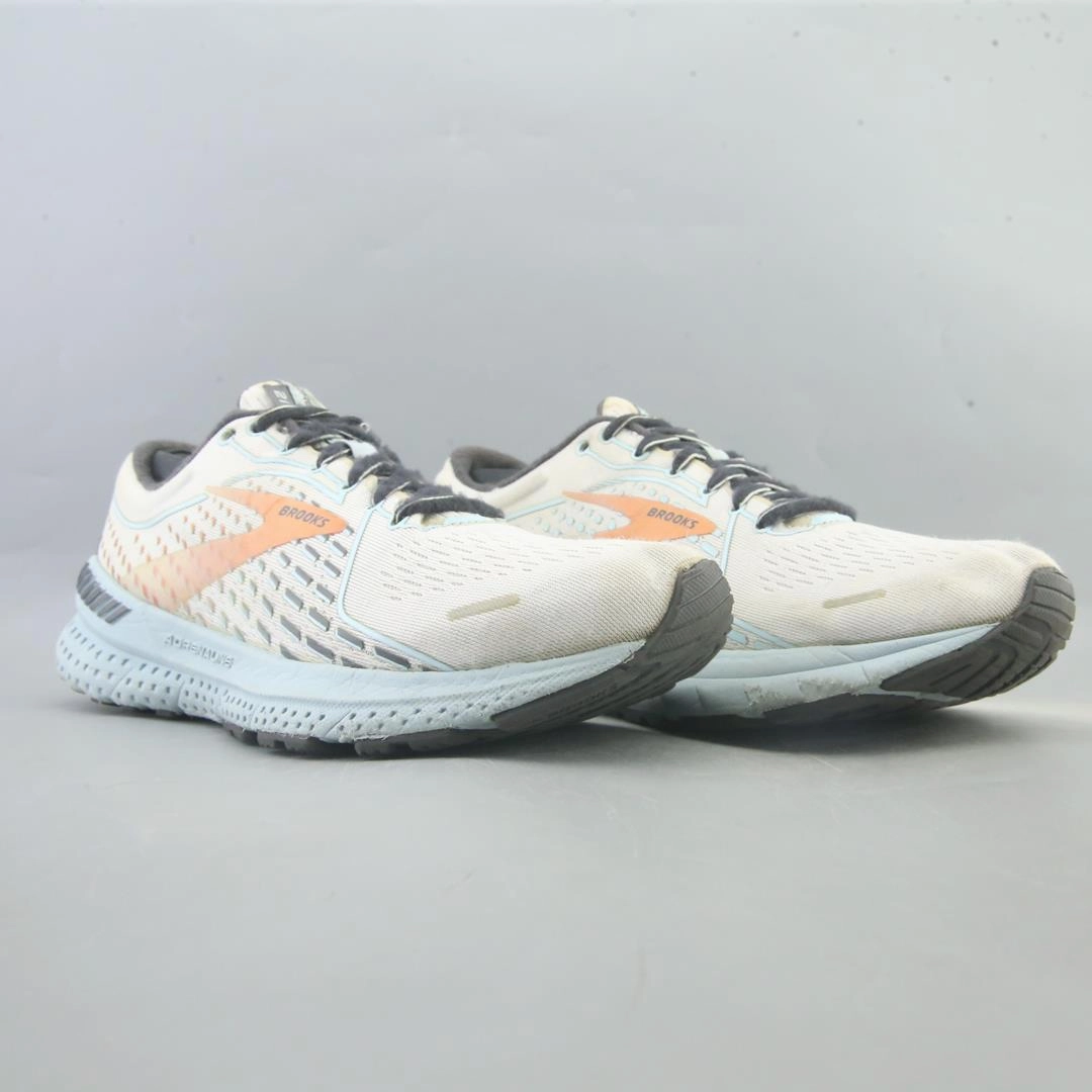BROOKS ADRENALINE GTS 21 Brooks running footwear shots