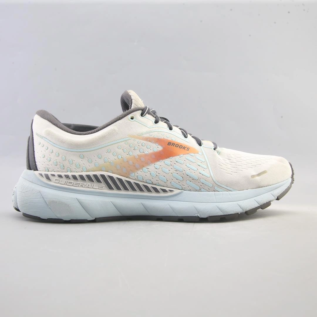 BROOKS ADRENALINE GTS 21 Brooks running footwear shots