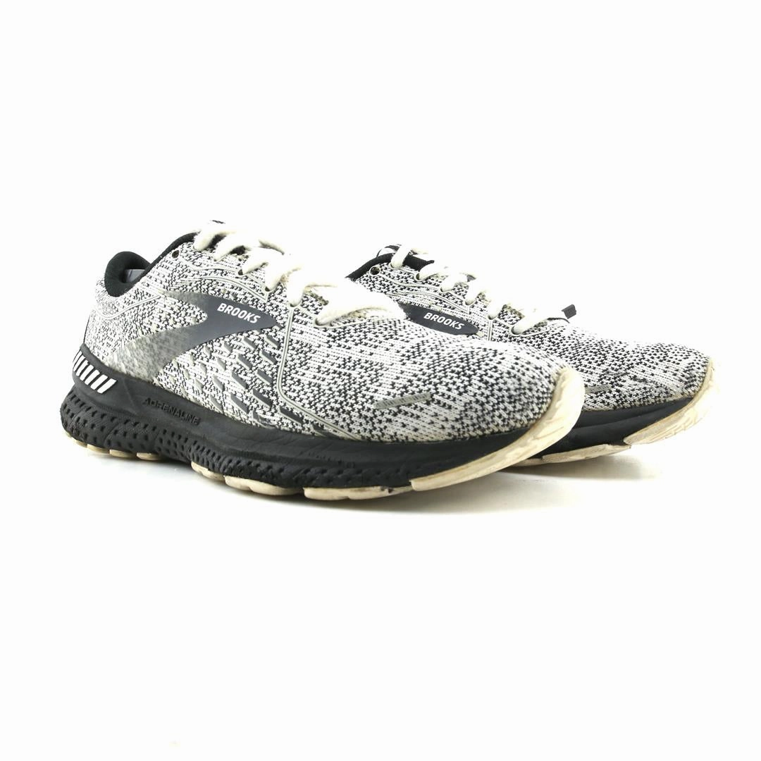 BROOKS ADRENALINE GTS 21 Brooks running shoe close-ups
