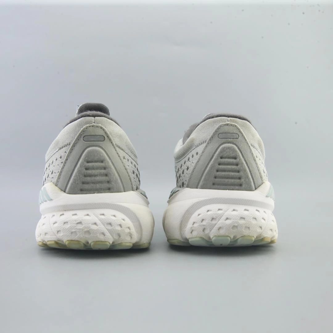 BROOKS ADRENALINE GTS 21 Brooks running shoe close-ups