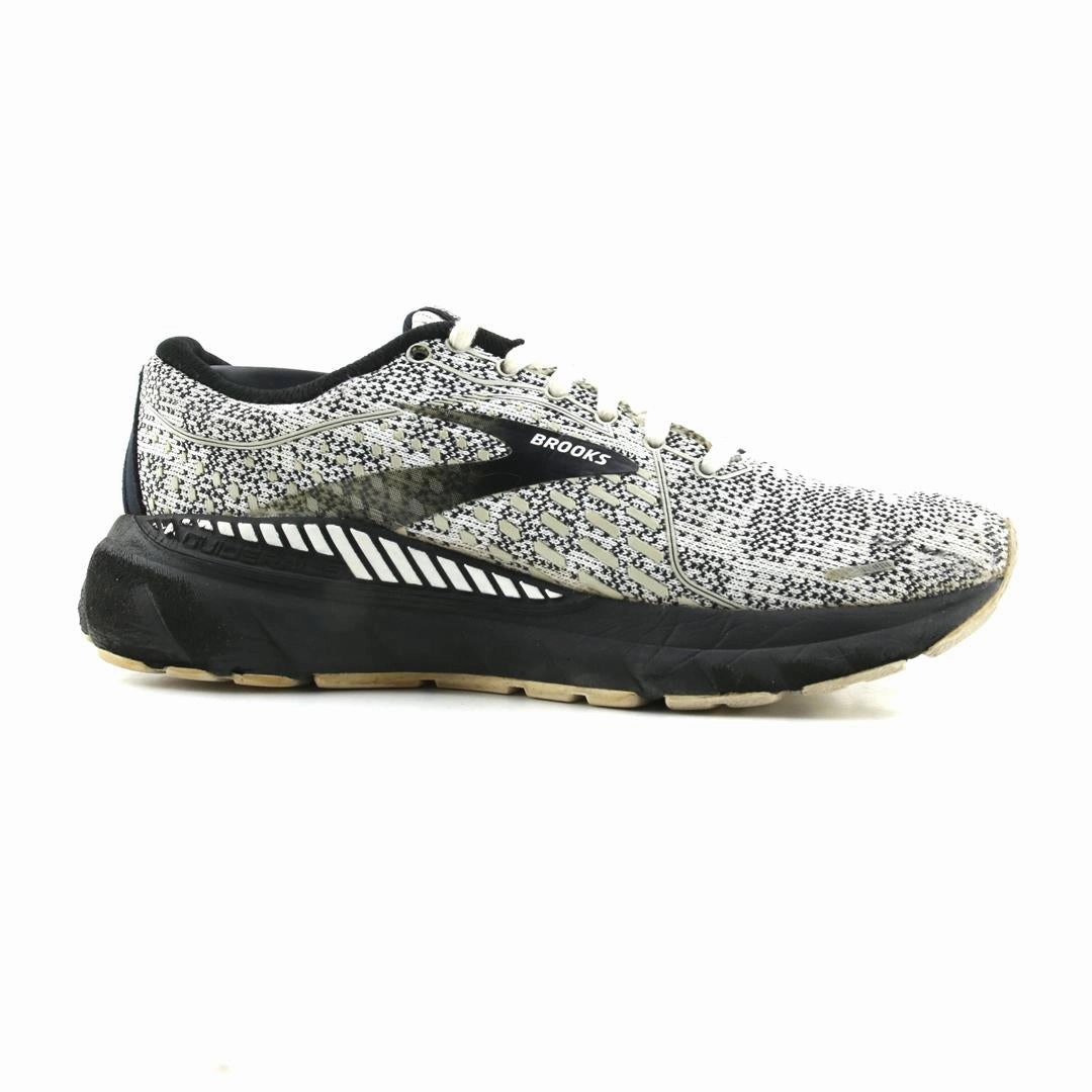 BROOKS ADRENALINE GTS 21 Brooks running shoe close-ups