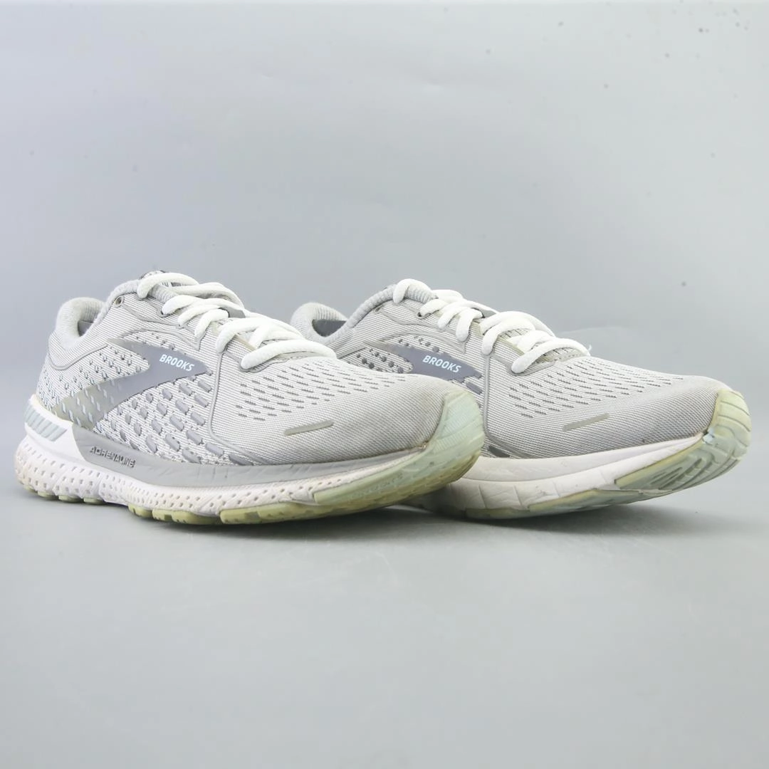 BROOKS ADRENALINE GTS 21 Brooks trainer design images