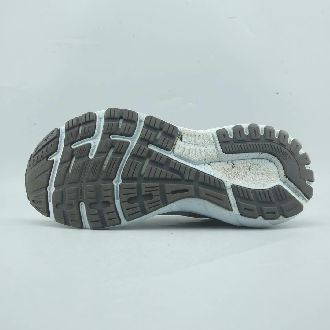 BROOKS ADRENALINE GTS 21 lightweight running shoe photos
