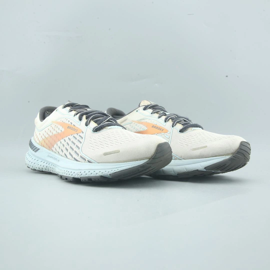 BROOKS ADRENALINE GTS 21 lightweight running shoe photos