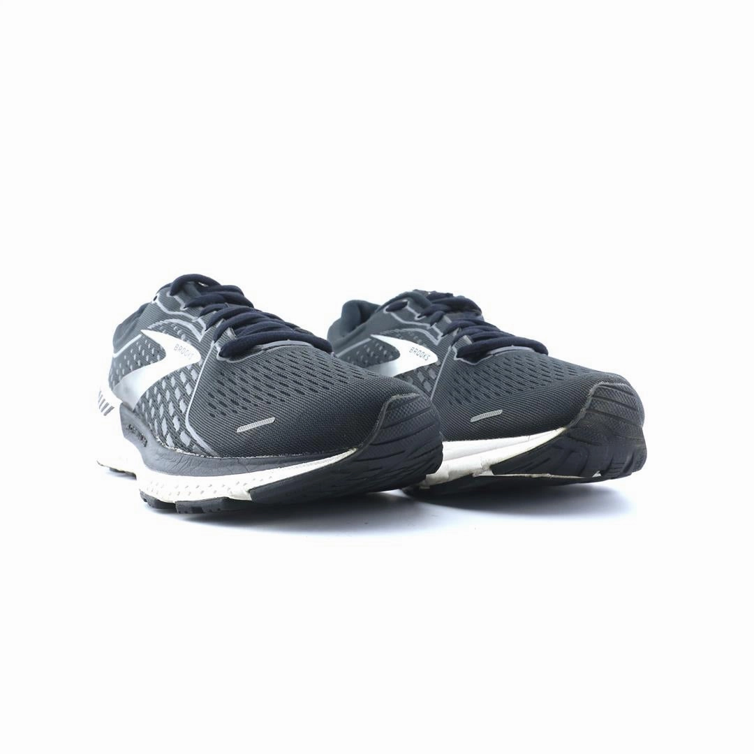 BROOKS ADRENALINE GTS 21 performance running shoe visuals