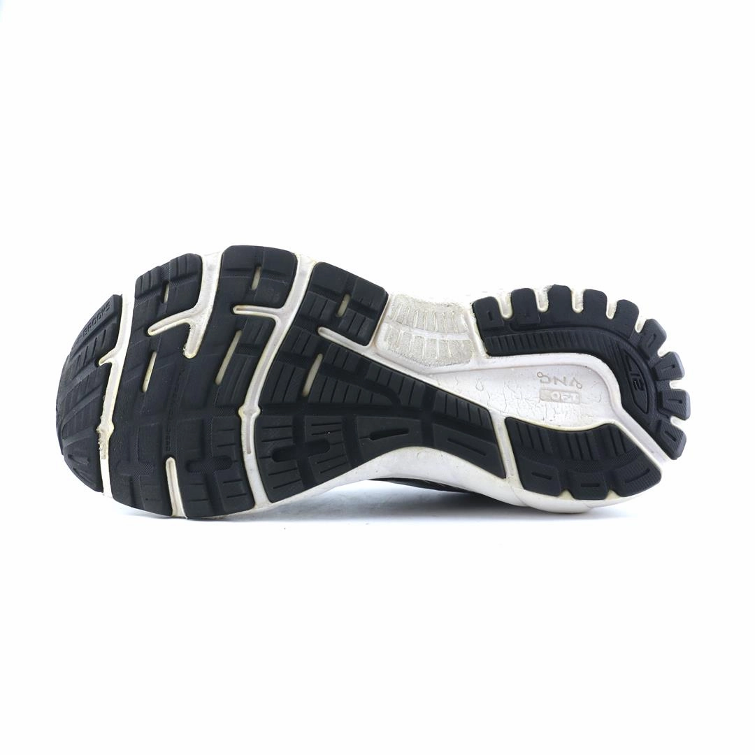 BROOKS ADRENALINE GTS 21 performance running shoe visuals