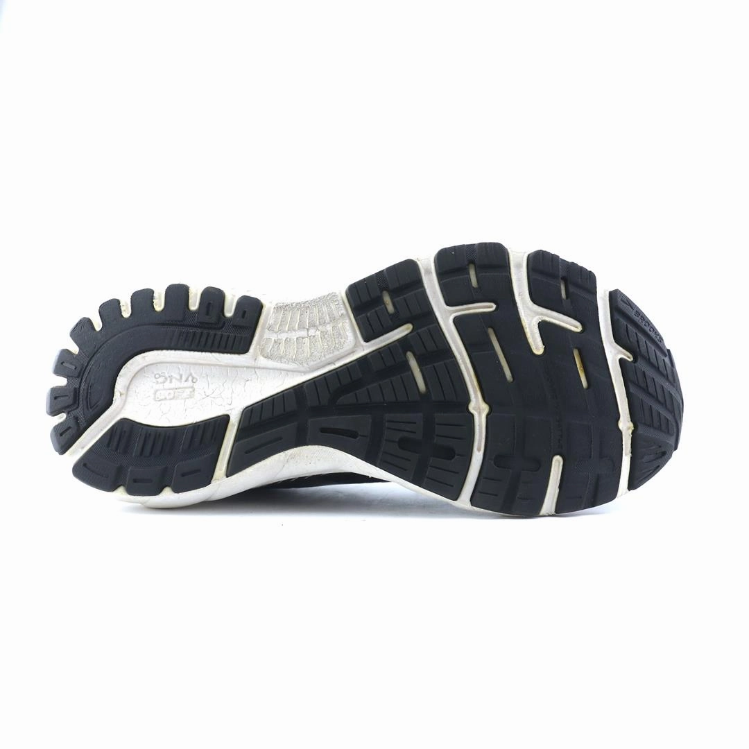 BROOKS ADRENALINE GTS 21 performance running shoe visuals