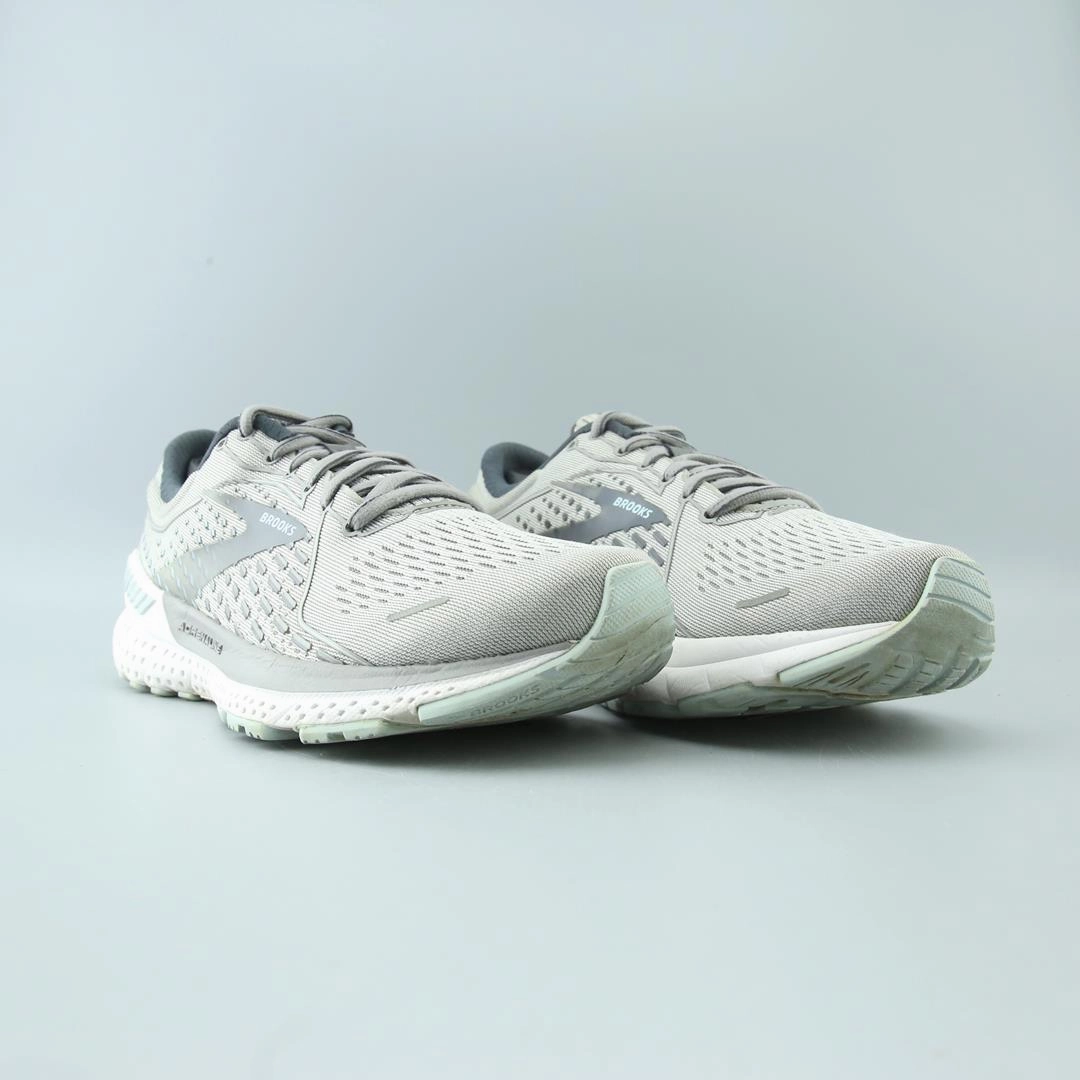 BROOKS ADRENALINE GTS 21 performance running shoe visuals