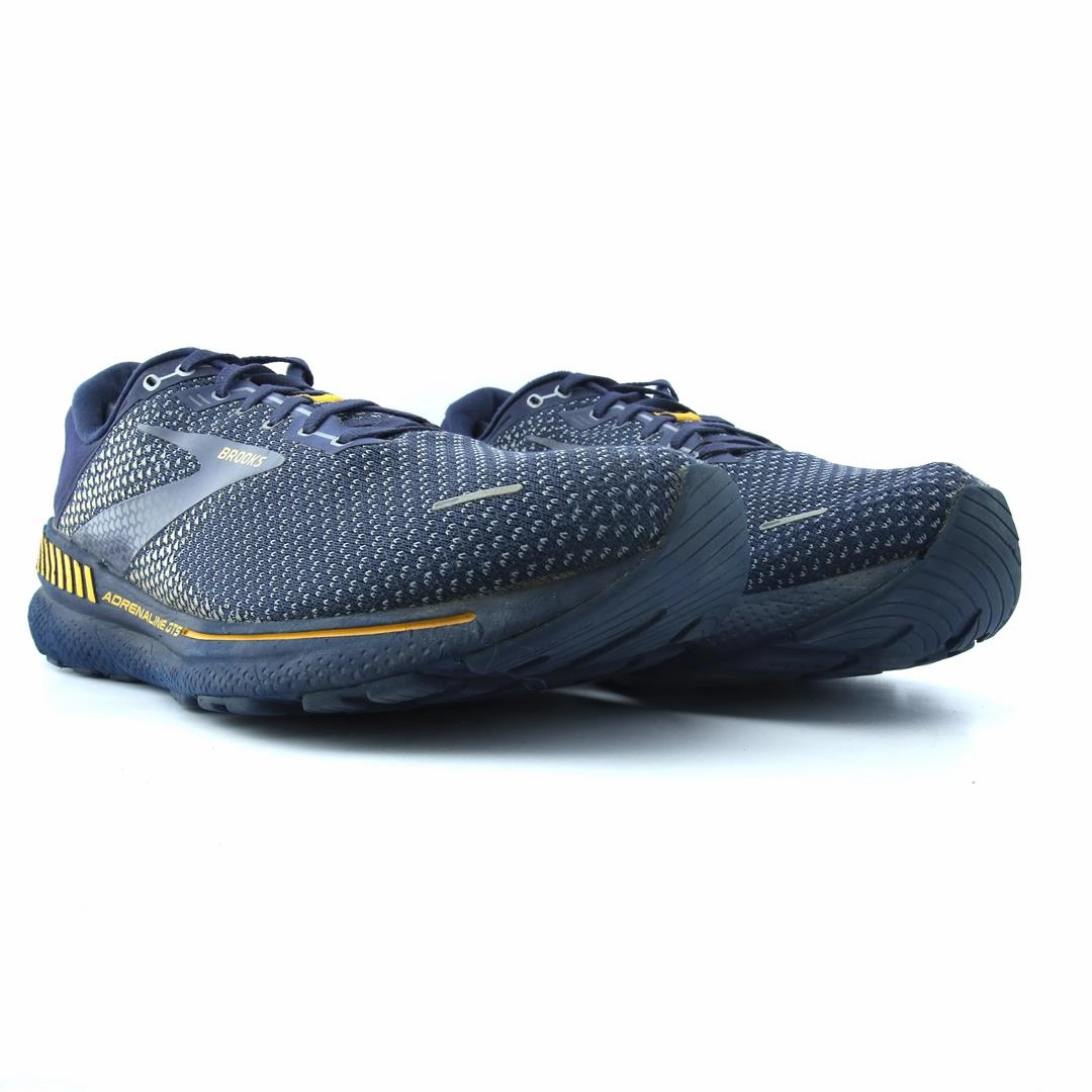 BROOKS ADRENALINE GTS 22 athletic Brooks shoe snapshots