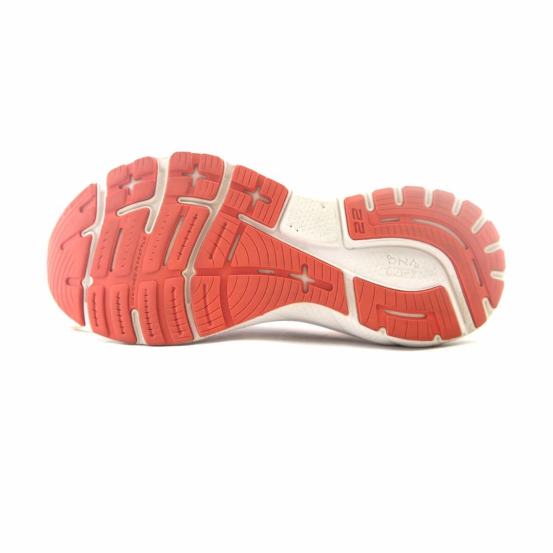 BROOKS ADRENALINE GTS 22 Brooks running footwear shots