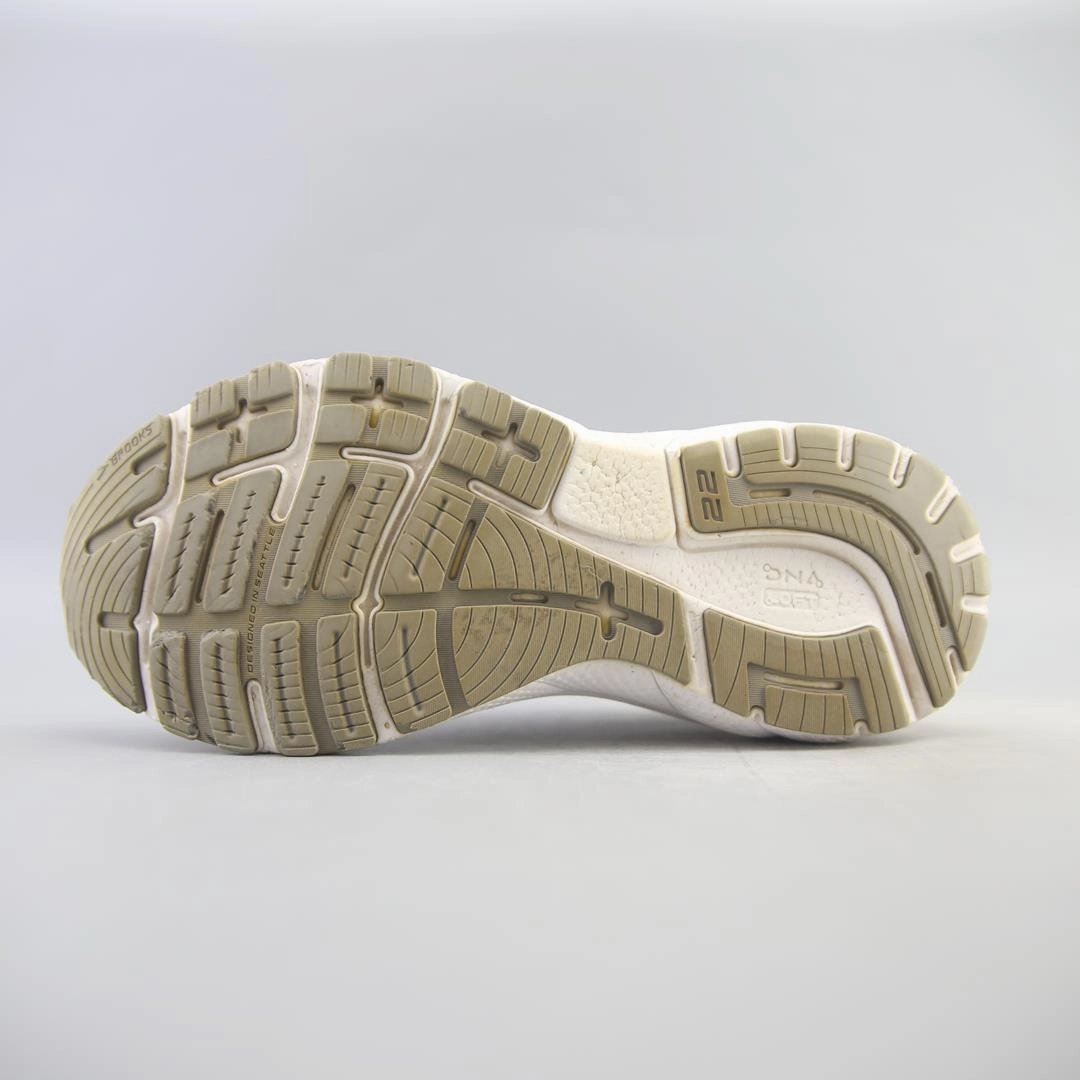 BROOKS ADRENALINE GTS 22 Brooks running footwear shots