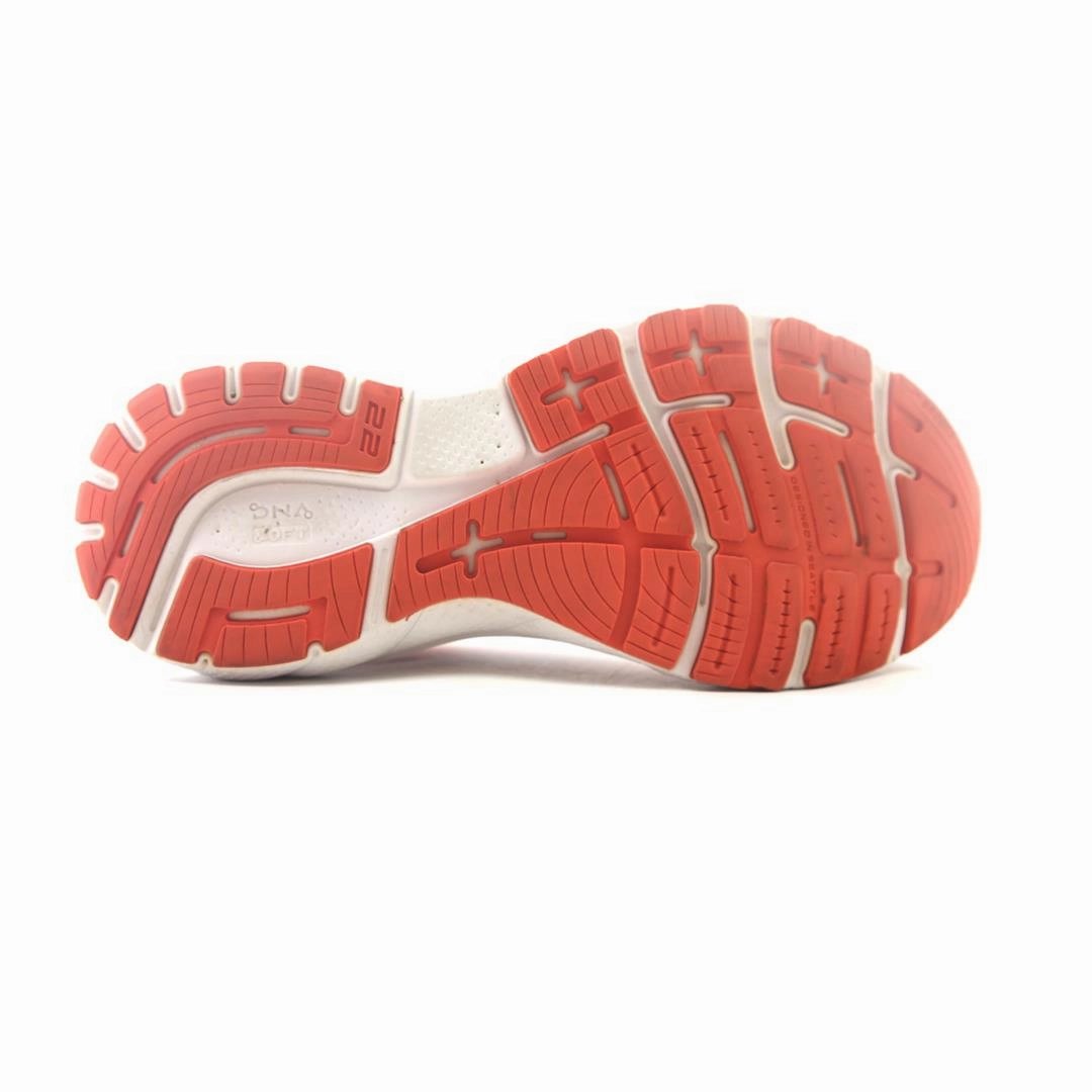 BROOKS ADRENALINE GTS 22 Brooks running footwear shots