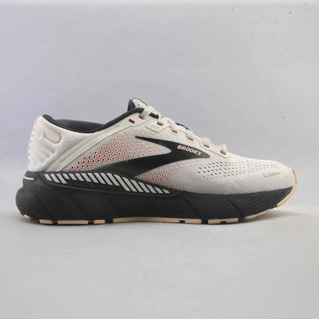 BROOKS ADRENALINE GTS 22 Brooks running footwear shots