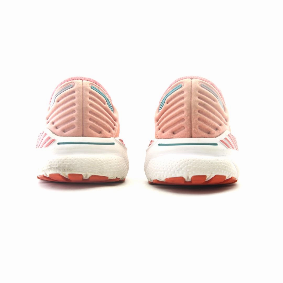 BROOKS ADRENALINE GTS 22 Brooks running footwear shots