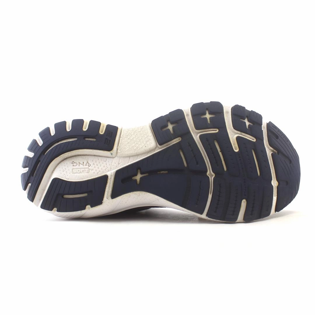 BROOKS ADRENALINE GTS 22 Brooks running footwear shots