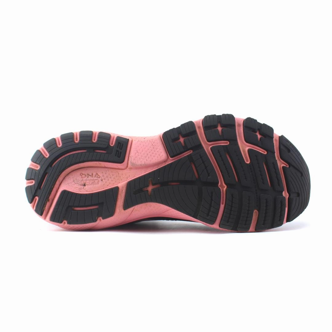 BROOKS ADRENALINE GTS 22 Brooks running footwear shots