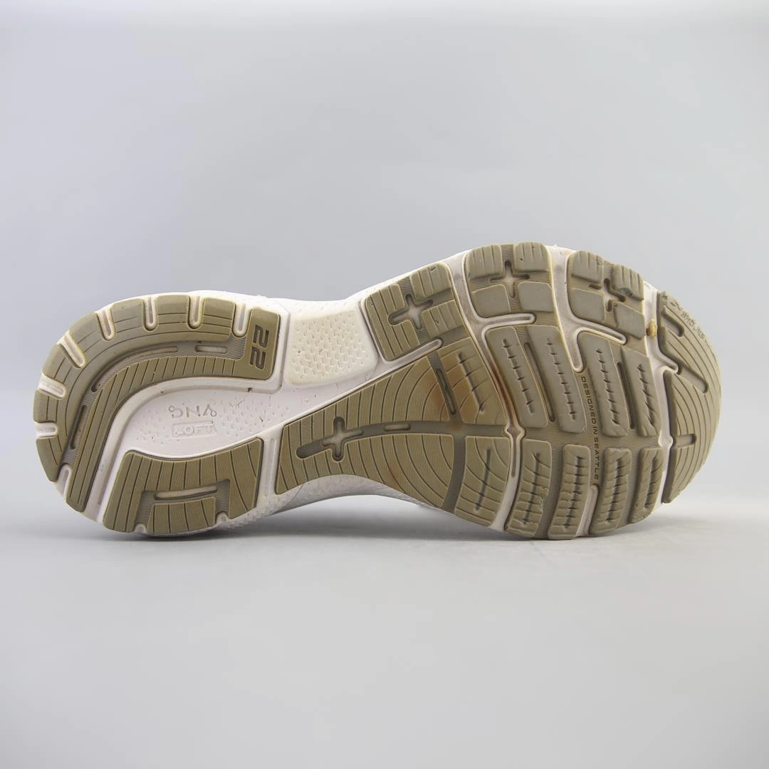 BROOKS ADRENALINE GTS 22 Brooks running footwear shots