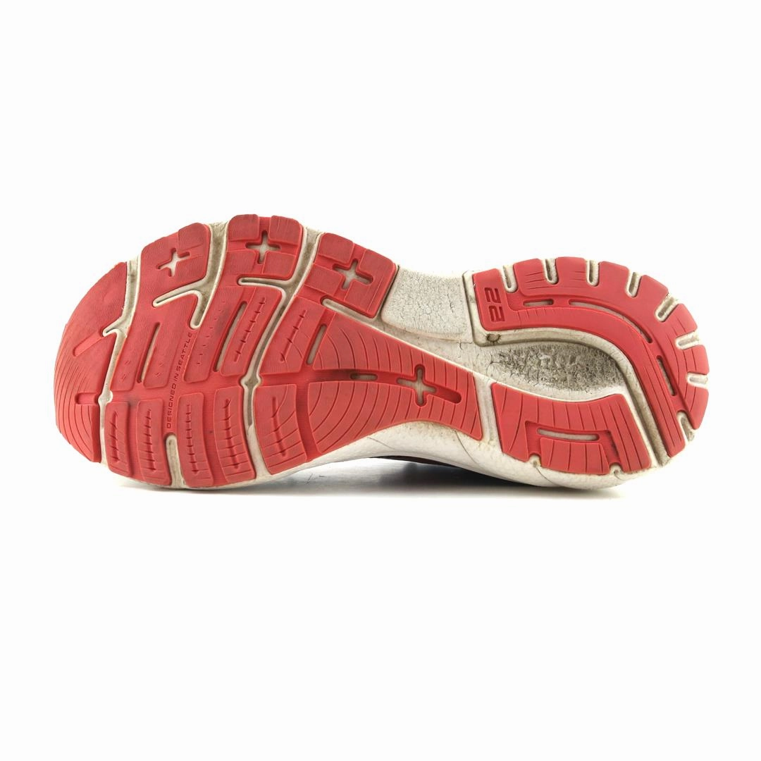 BROOKS ADRENALINE GTS 22 Brooks running shoe close-ups