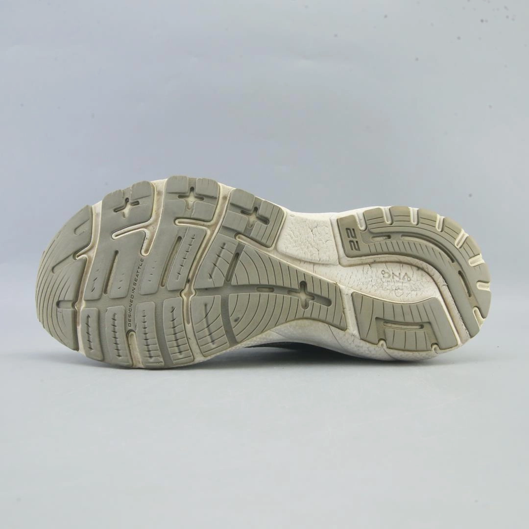 BROOKS ADRENALINE GTS 22 Brooks running shoe close-ups