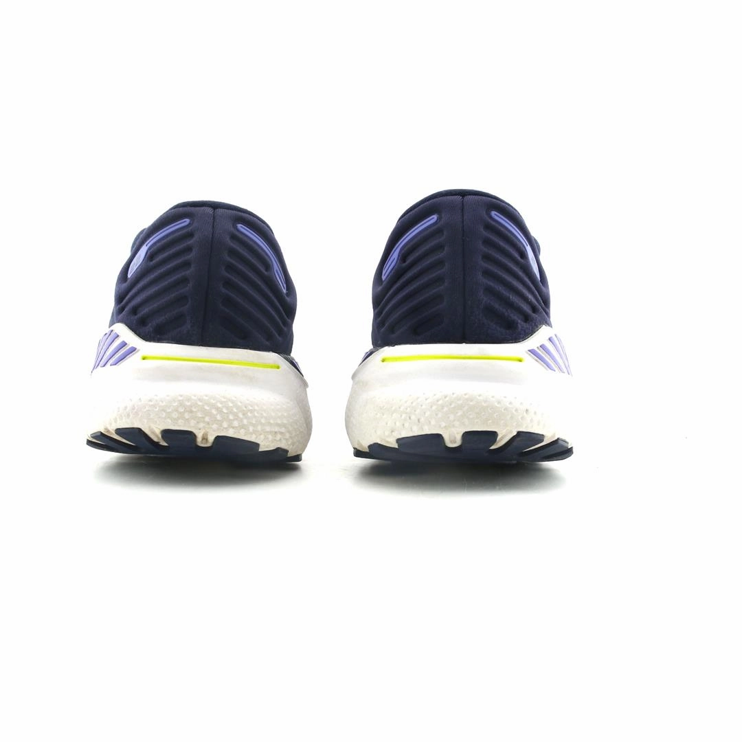 BROOKS ADRENALINE GTS 22 Brooks running shoe close-ups