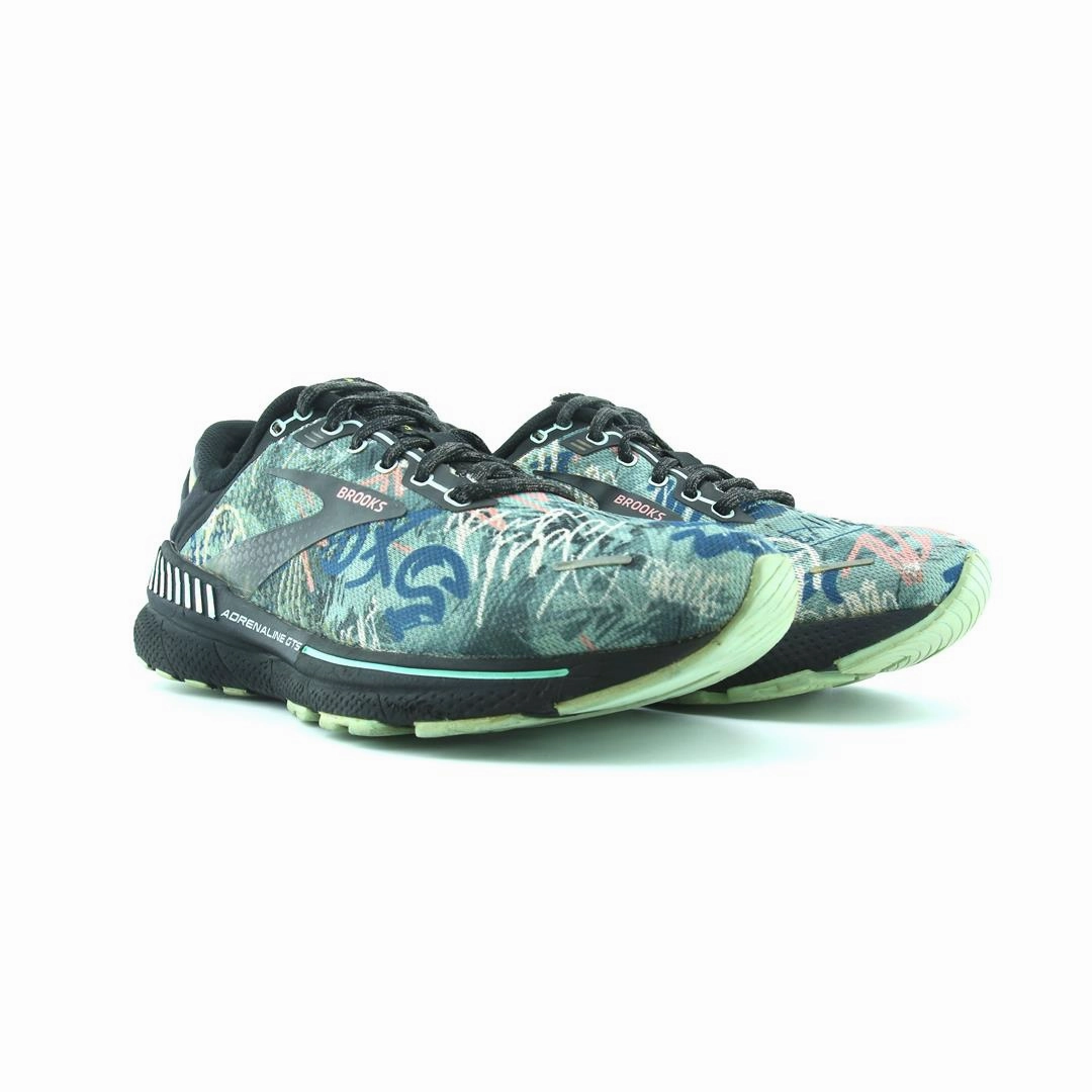 BROOKS ADRENALINE GTS 22 Brooks trainer design images