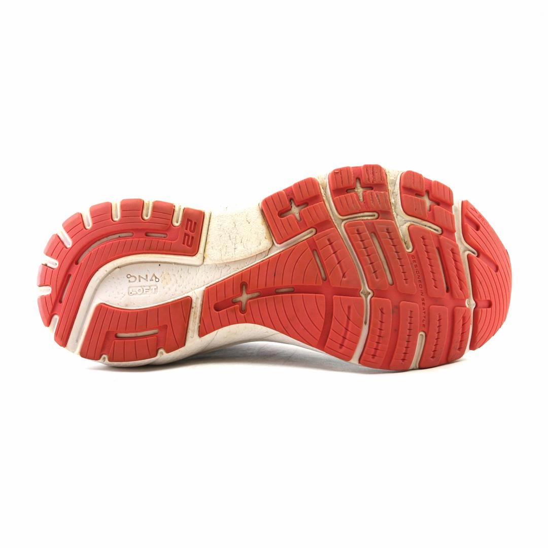 BROOKS ADRENALINE GTS 22 Brooks trainer design images