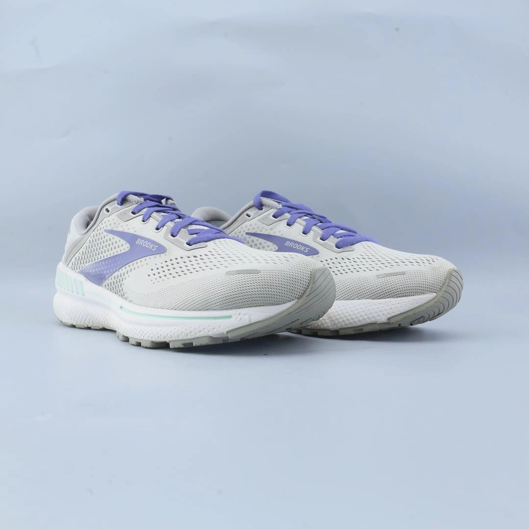BROOKS ADRENALINE GTS 22 Brooks trainer design images