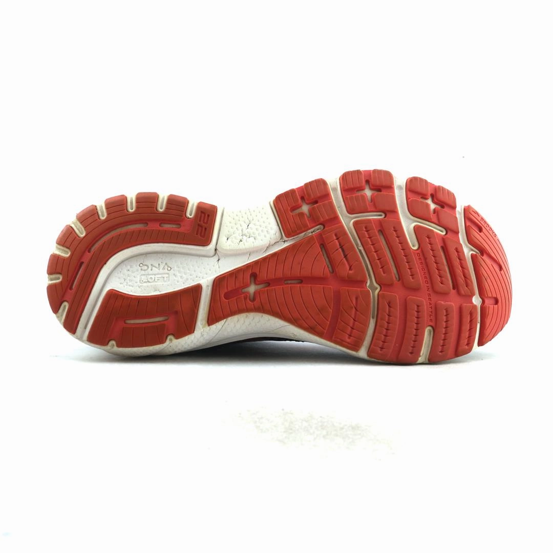 BROOKS ADRENALINE GTS 22 Brooks trainer design images