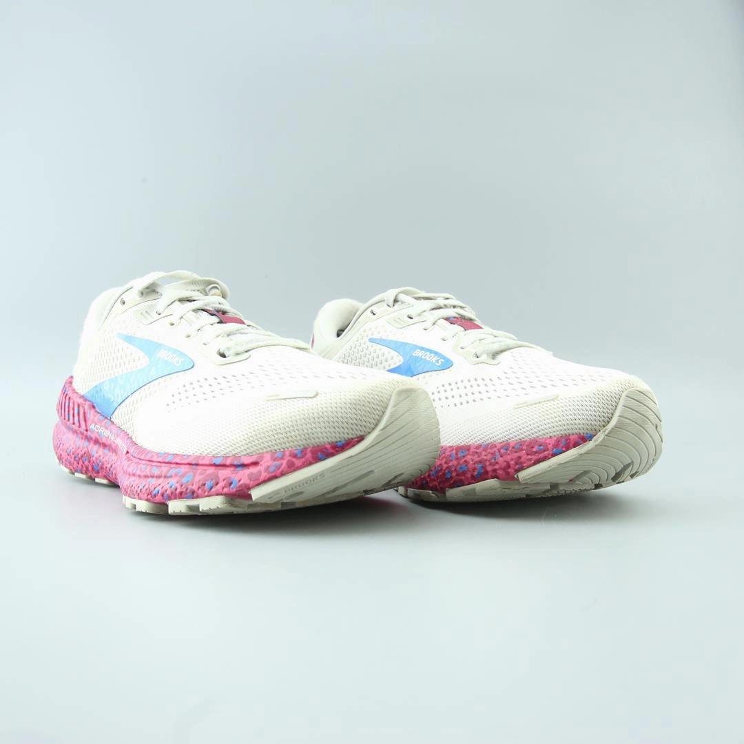 BROOKS ADRENALINE GTS 22 Brooks trainer design images