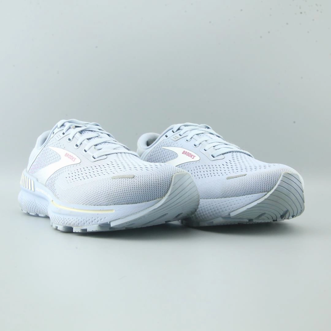 BROOKS ADRENALINE GTS 22 Brooks trainer design images