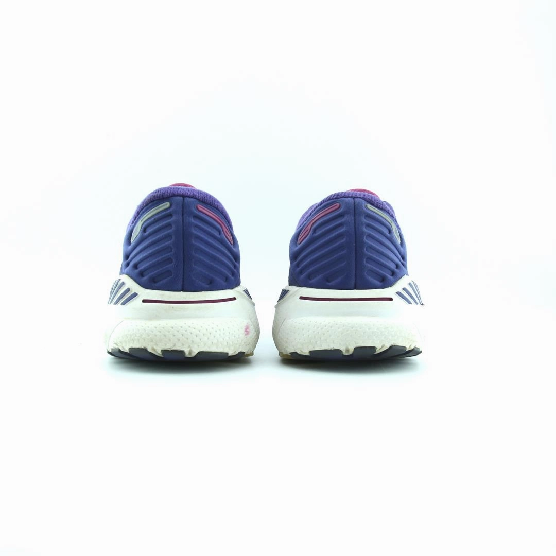 BROOKS ADRENALINE GTS 22 Brooks trainer design images
