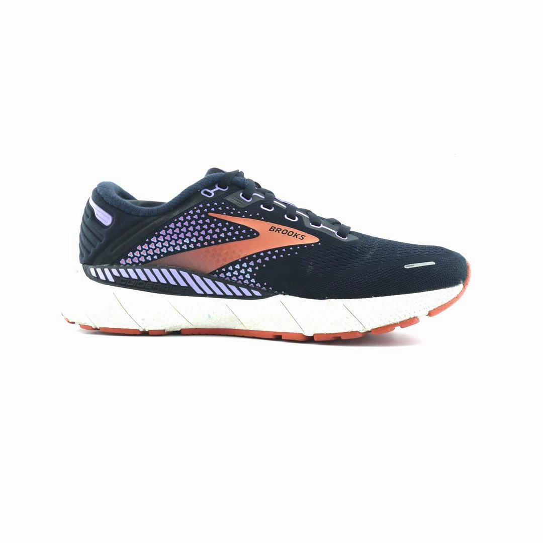 BROOKS ADRENALINE GTS 22 performance running shoe visuals