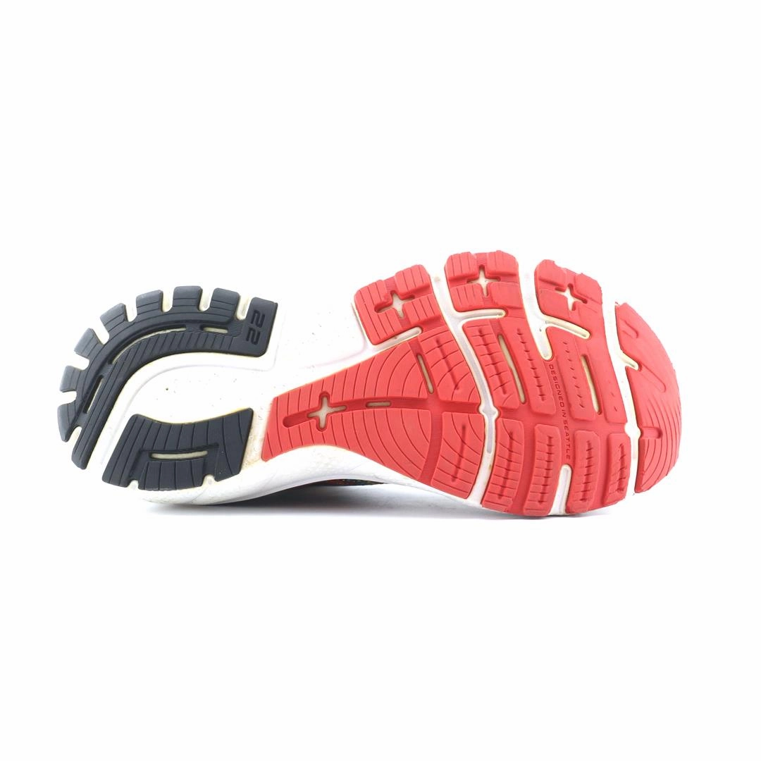 BROOKS ADRENALINE GTS 22 performance running shoe visuals