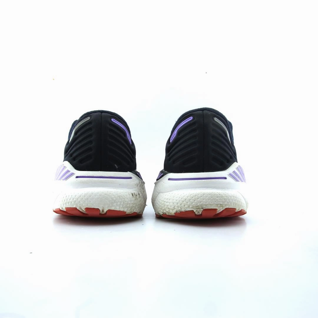 BROOKS ADRENALINE GTS 22 performance running shoe visuals