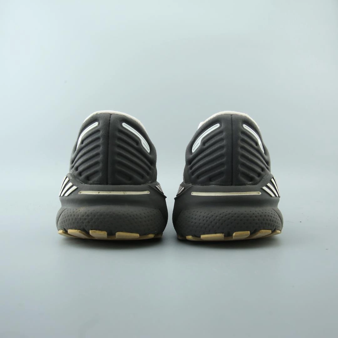 BROOKS ADRENALINE GTS 22 performance running shoe visuals