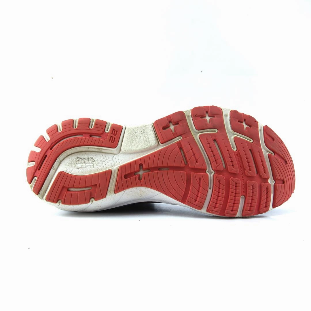BROOKS ADRENALINE GTS 22 performance running shoe visuals