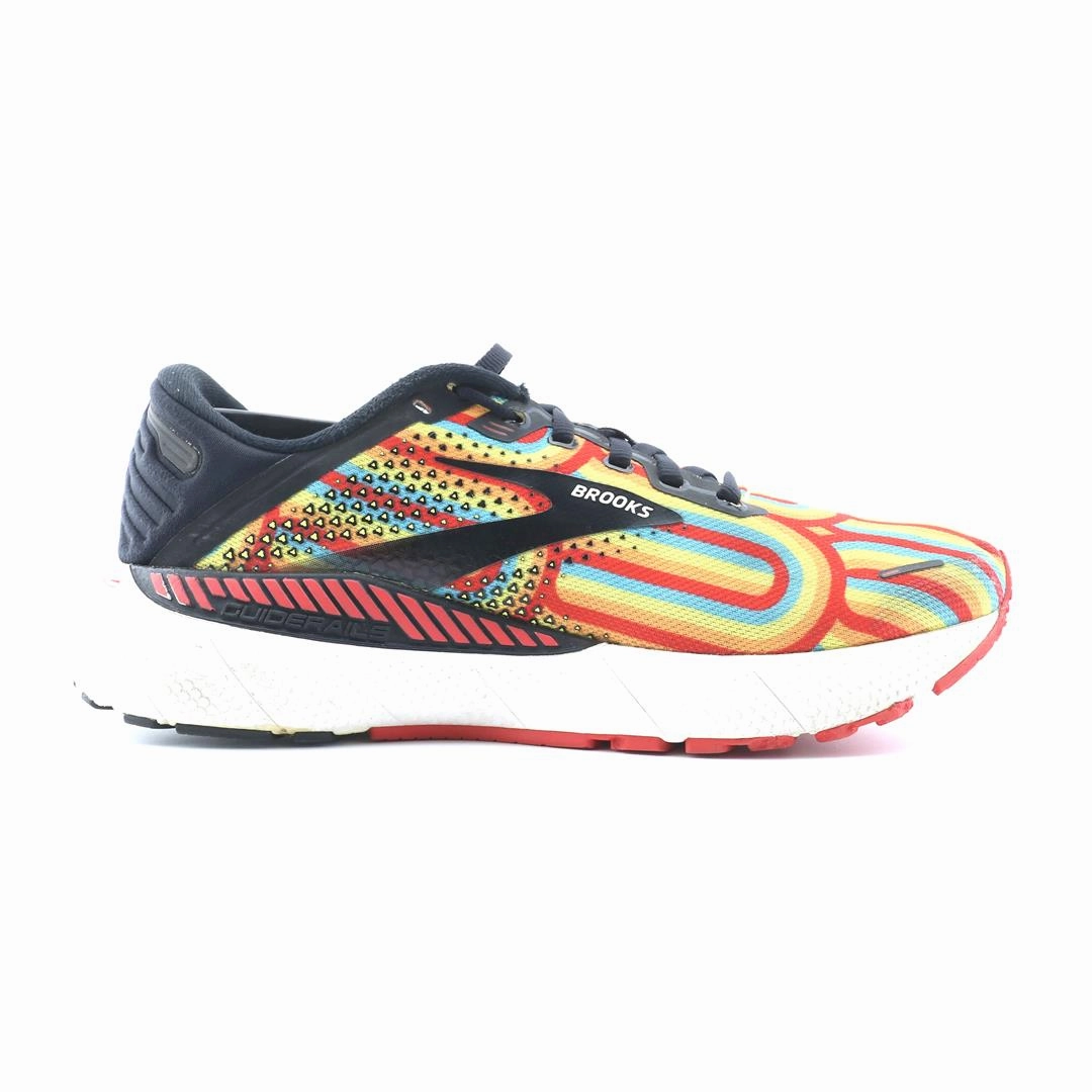 BROOKS ADRENALINE GTS 22 performance running shoe visuals