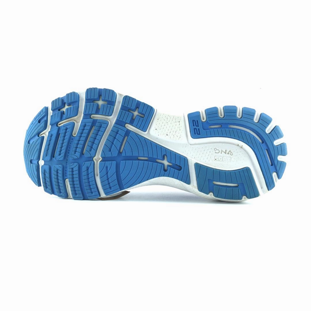 BROOKS ADRENALINE GTS 22 performance running shoe visuals