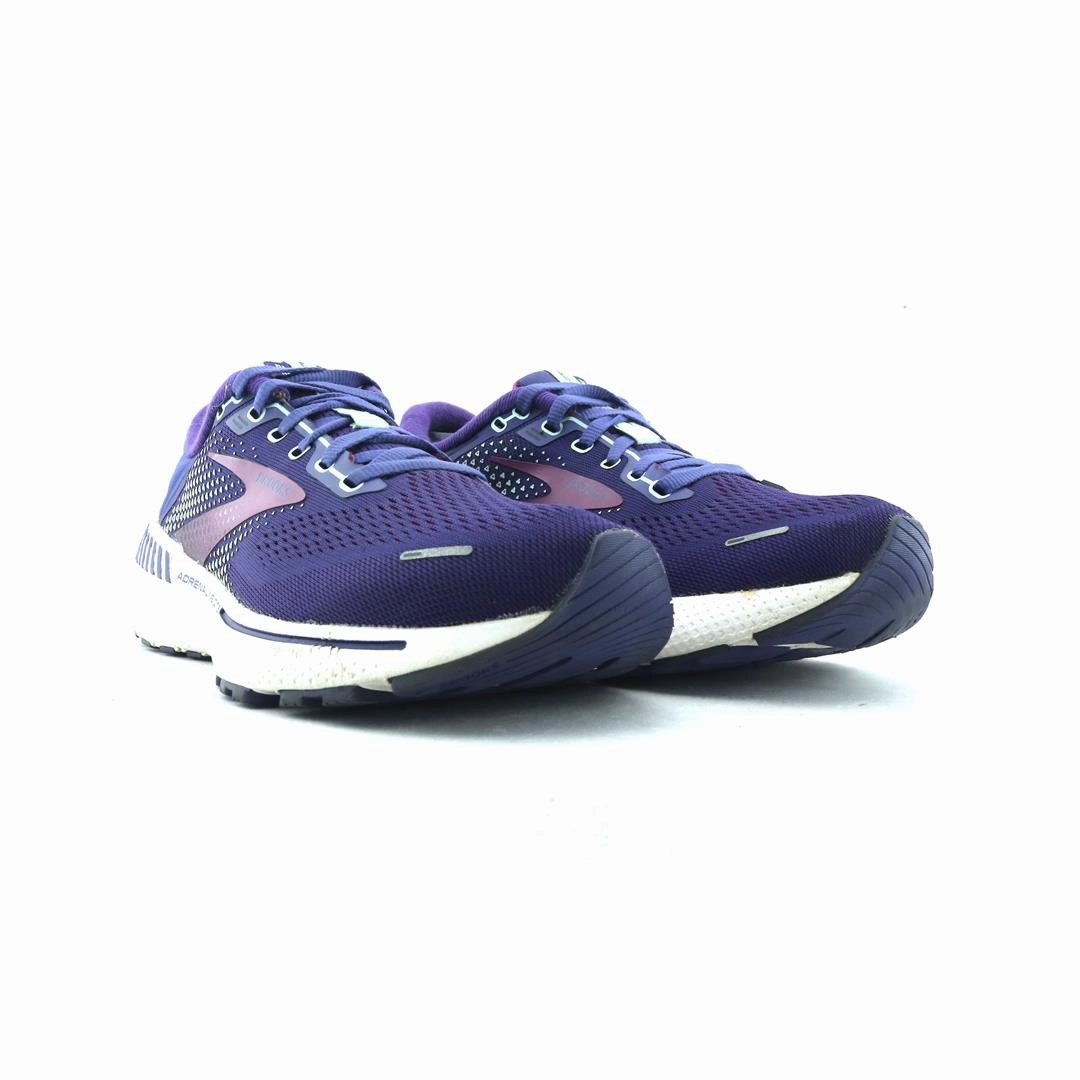 BROOKS ADRENALINE GTS 22 performance running shoe visuals