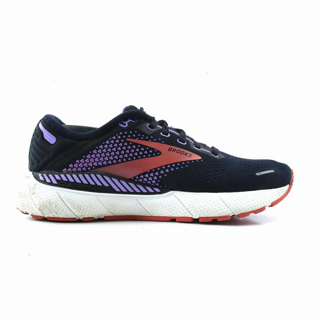 BROOKS ADRENALINE GTS 22 performance running shoe visuals