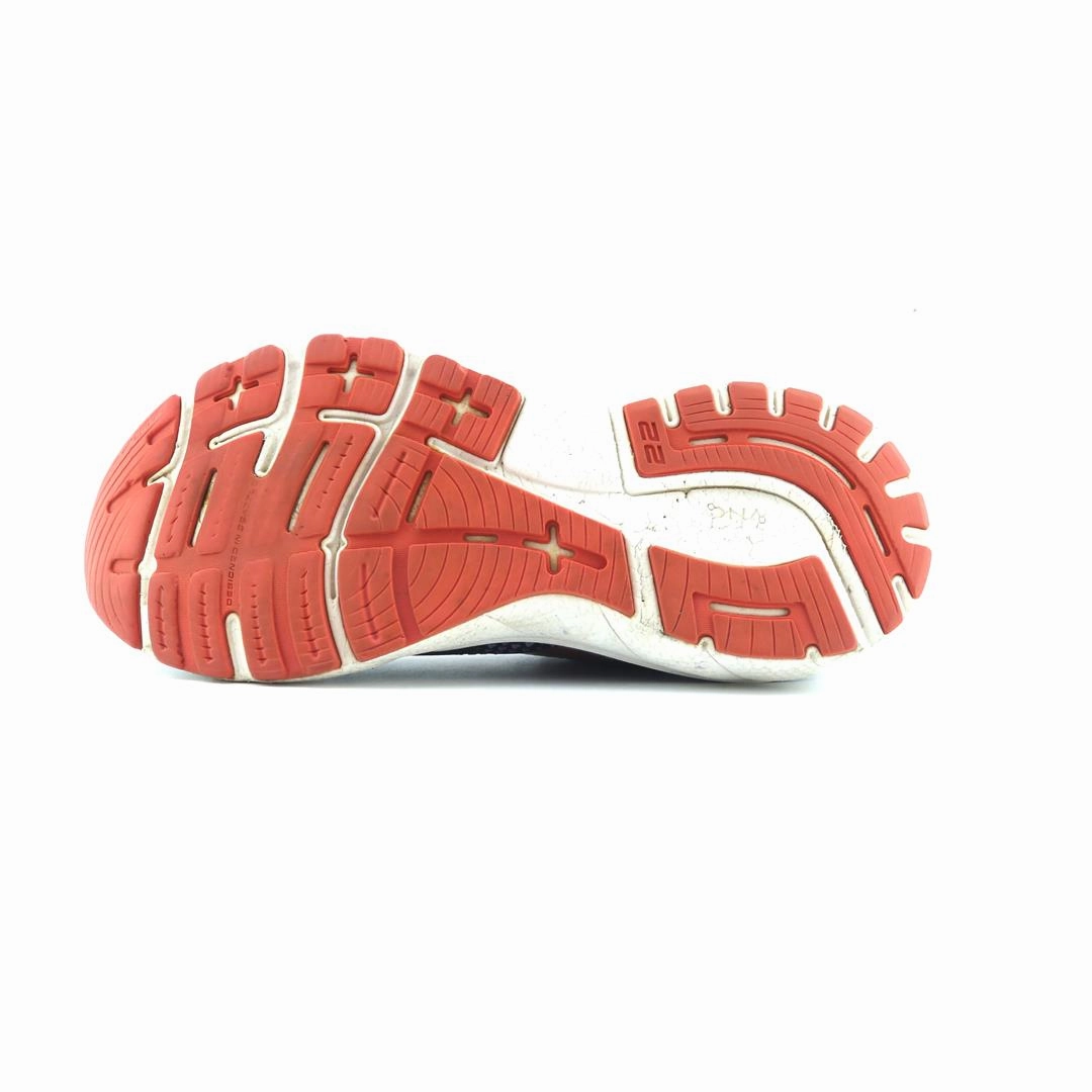 BROOKS ADRENALINE GTS 22 performance running shoe visuals