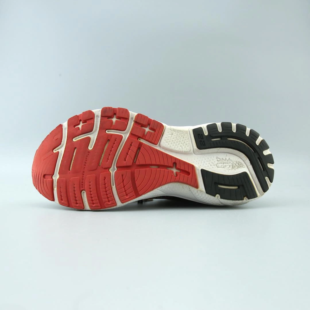 BROOKS ADRENALINE GTS 22 performance running shoe visuals