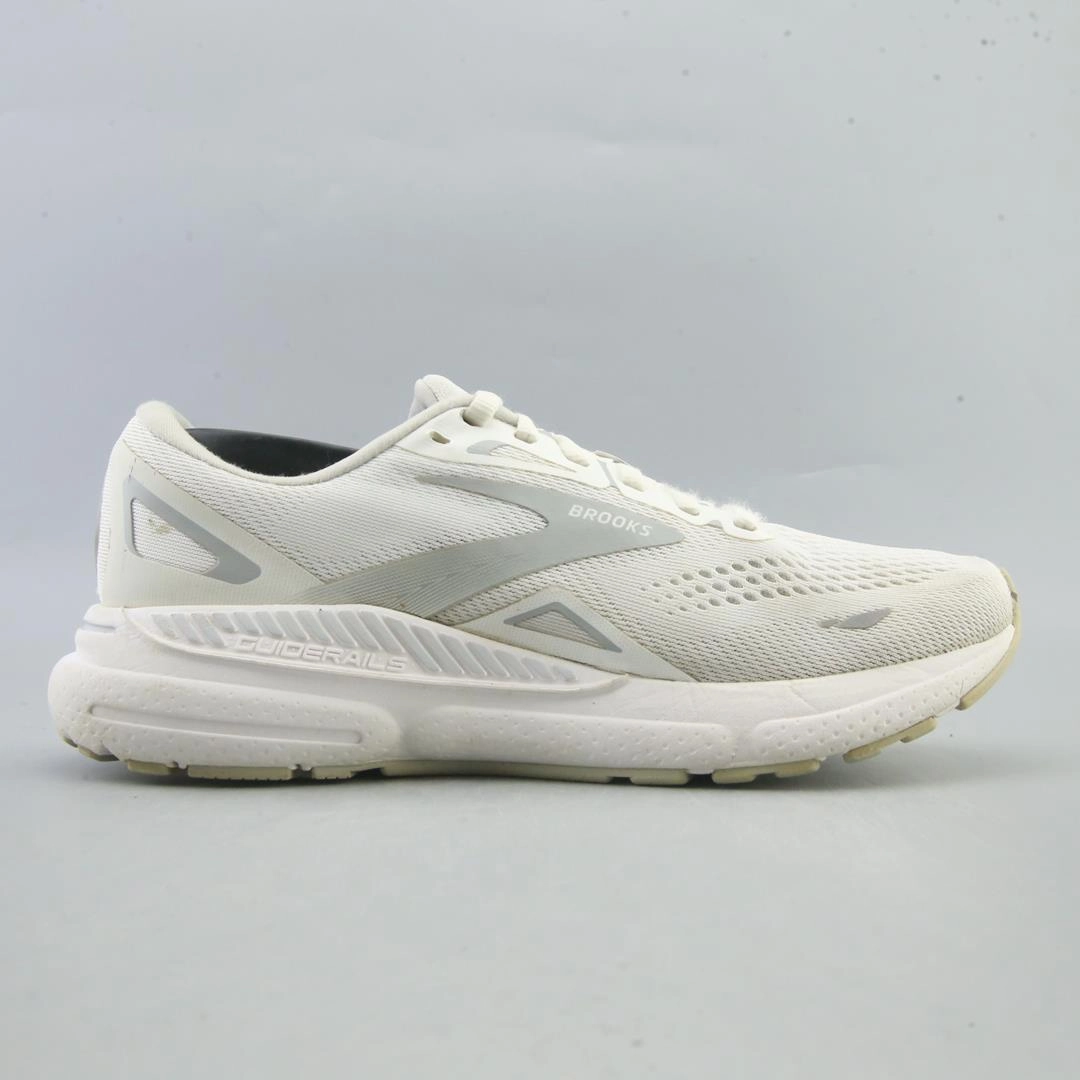BROOKS ADRENALINE GTS 23 Brooks running shoe close-ups