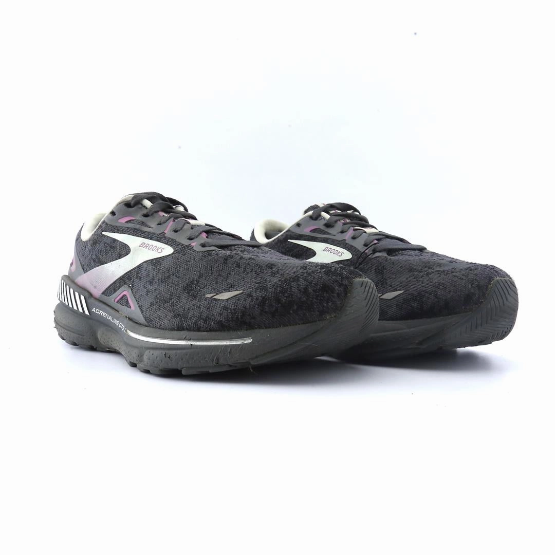 BROOKS ADRENALINE GTS 23 Brooks running shoe close-ups